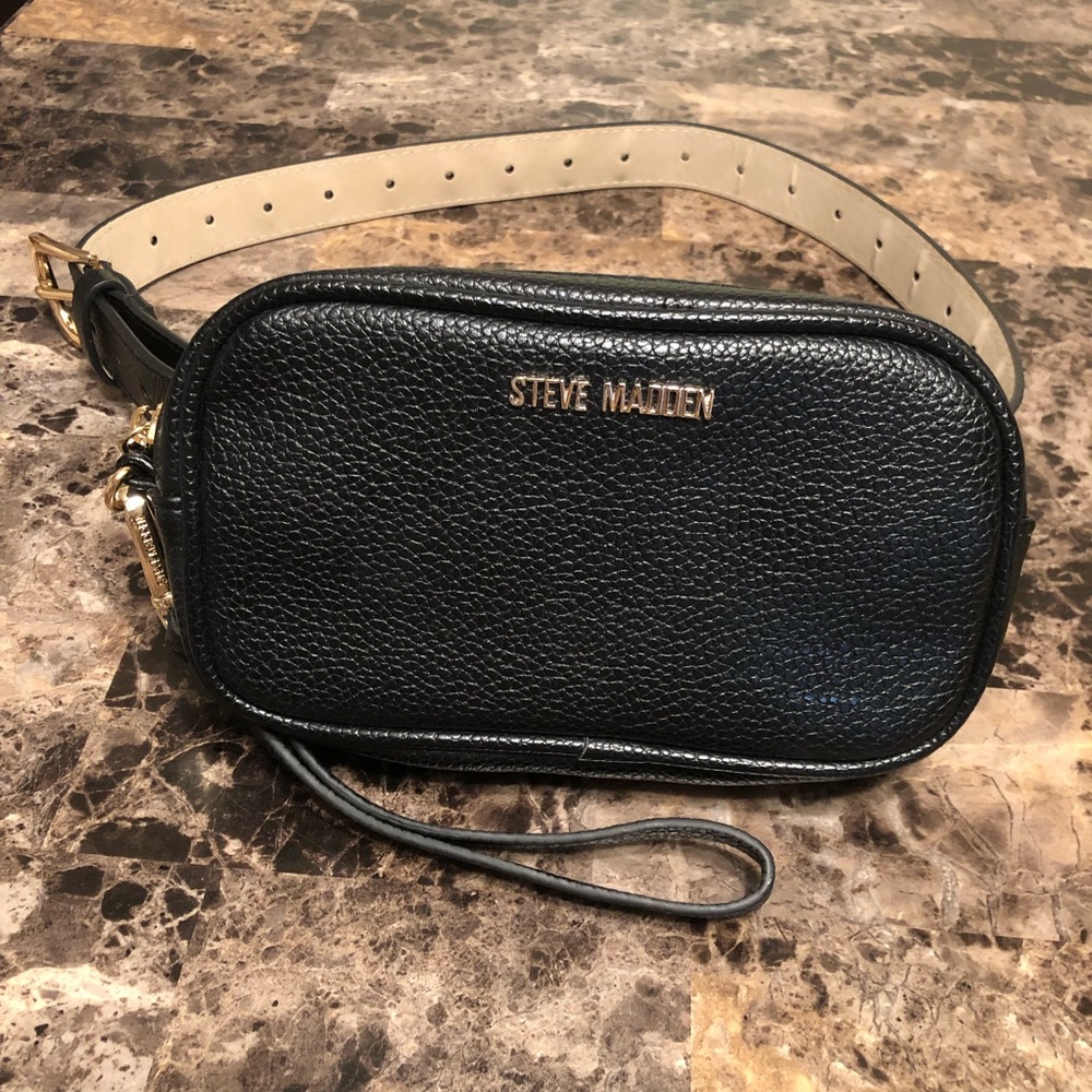 Steve Madden belt bag size M